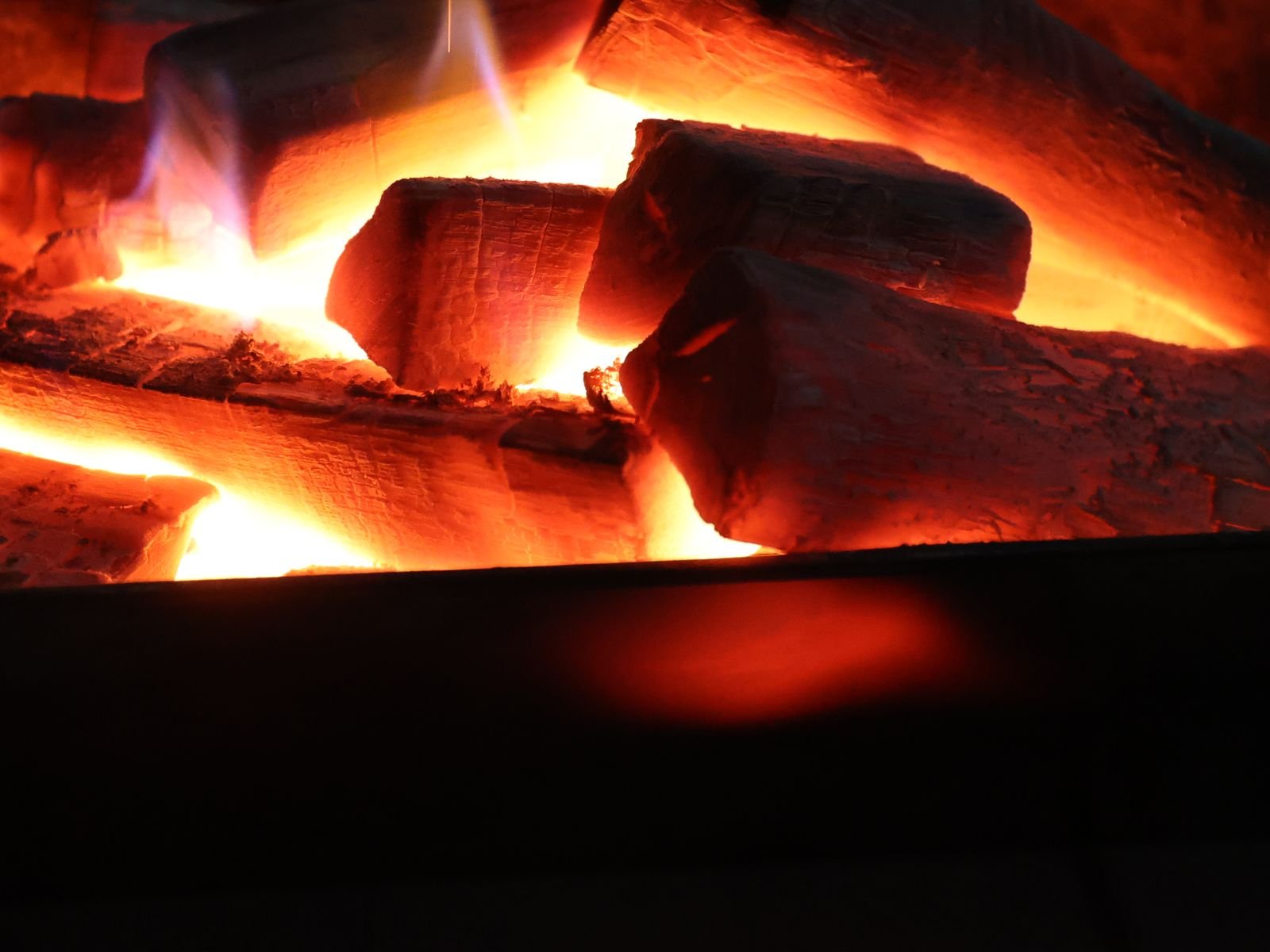 white charcoal vs black charcoal